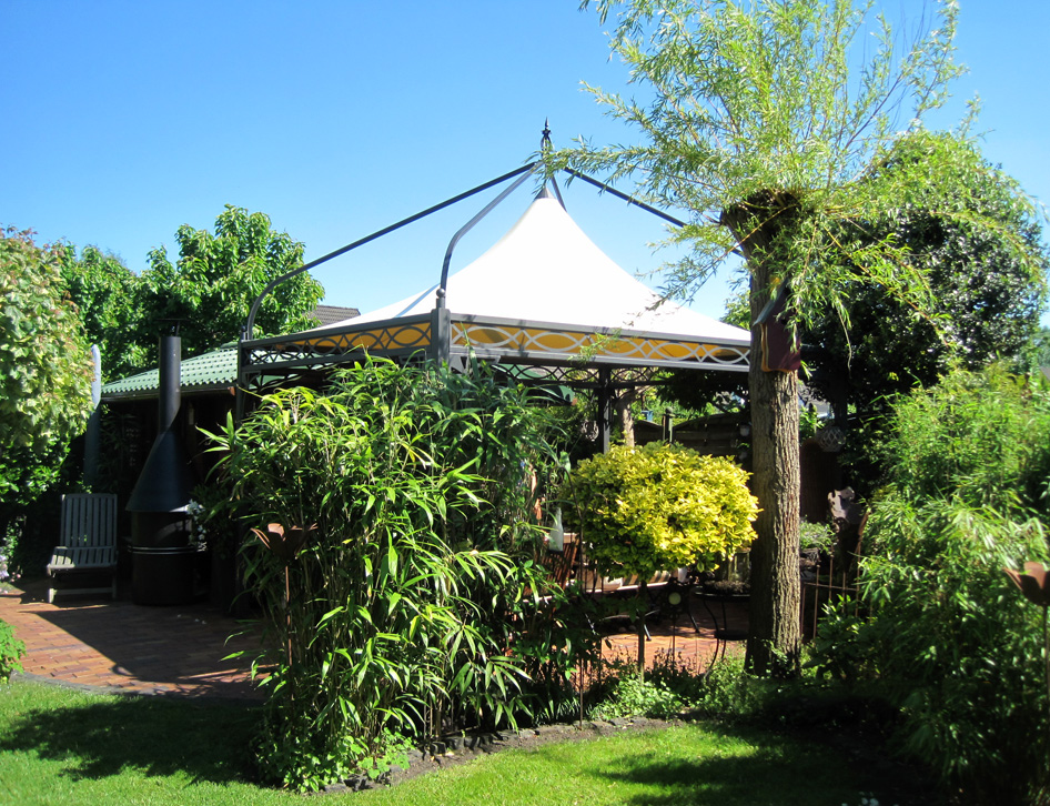 Wetterfester Luxus-Gartenpavillon.